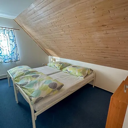 čtyřicítka Na šťastném Kopci Černý Důl