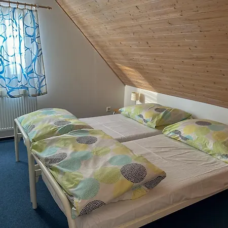 Ctyricitka Na Stastnem Kopci Domek alpejski